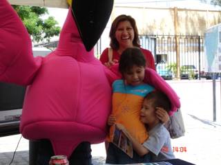 75_1117462785. Carolina Reyes Vidal con su familia.jpg